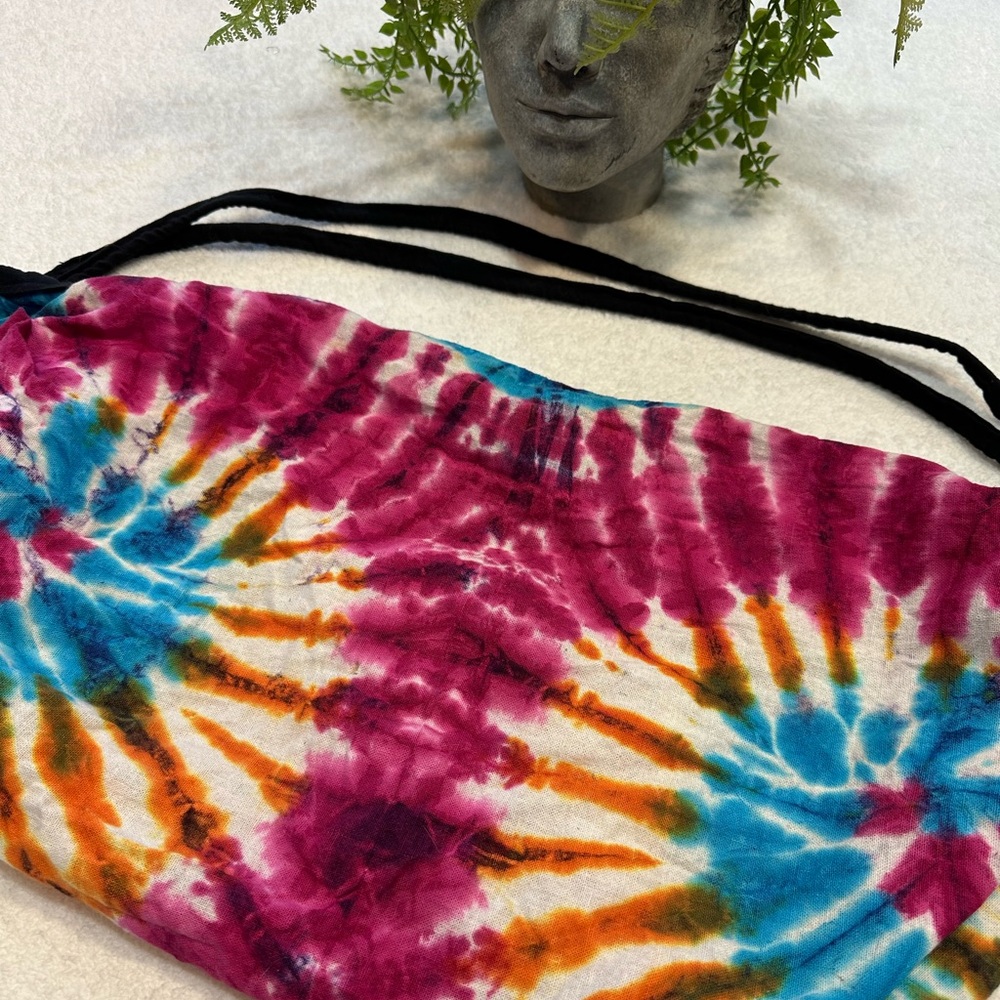 Tie Dye Duffle w/ Zipper - Interior Side Pocket 🌻